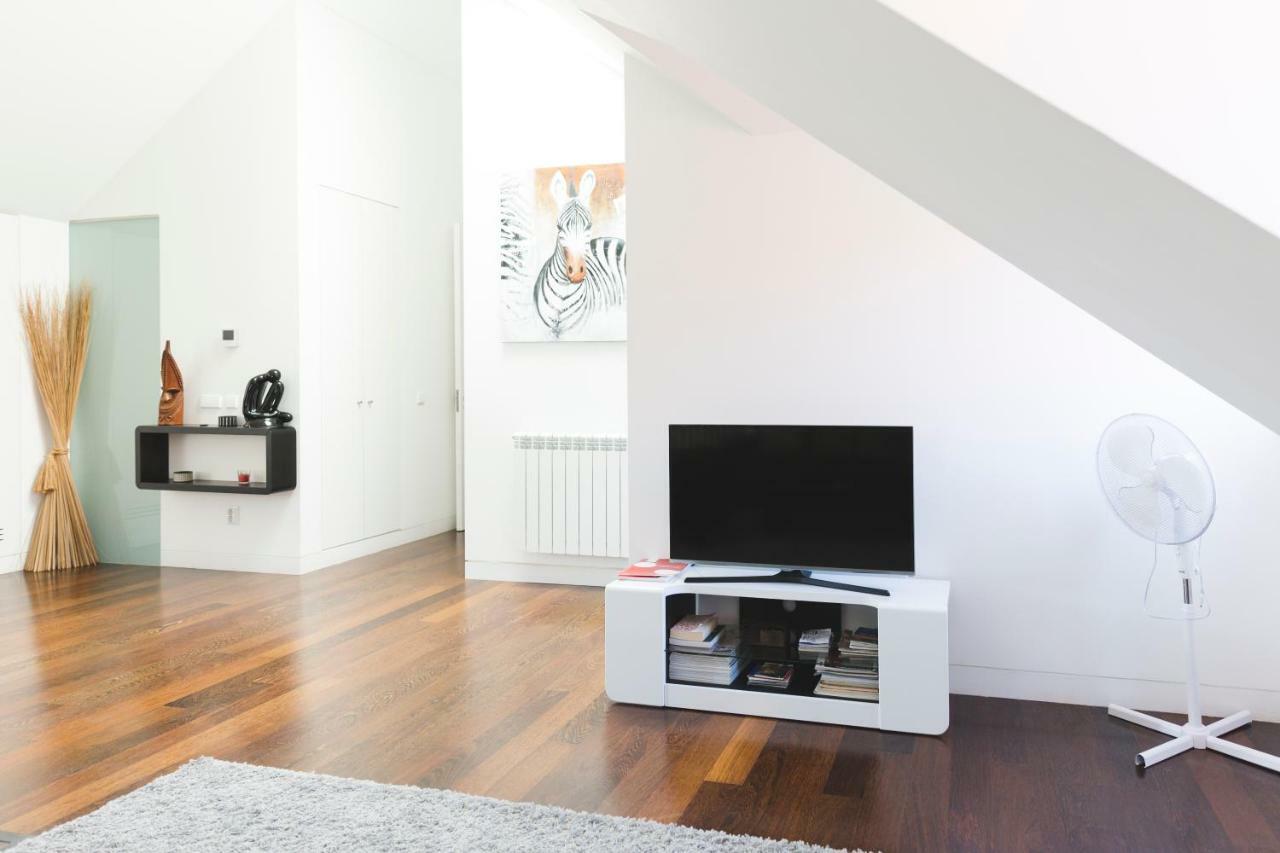 Aposentus - Downtown Porto Modern Penthouse Apartment Exterior foto